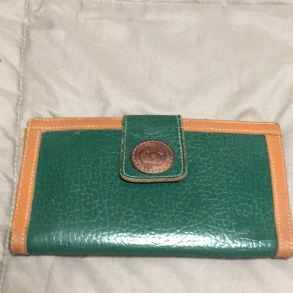 Dooney & Bourke wallet